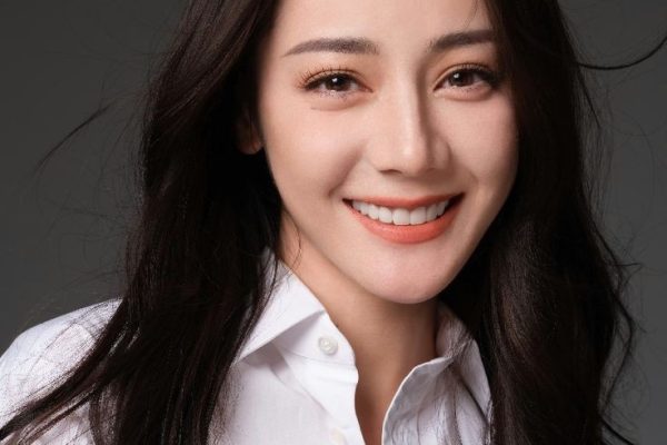 Wanita Tercantik Dilraba Dilmurat: Pesona Eksotis dari Barat Tiongkok