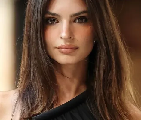 Keanggunan dan Pesona Emily Ratajkowski, Wanita Cantik Dunia