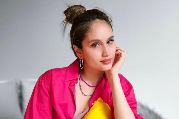 Cinta Laura: Kecantikan, Bakat, dan Prestasi yang Mempesona